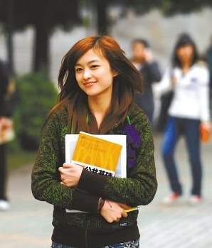 拳击赛举牌美女邹莹写真(组图) 拳击赛举牌美女邹莹写真(组图)